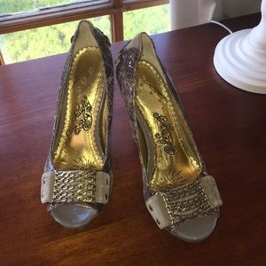 Women’s naughty monkey heels